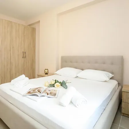 Velaris 101 Lägenhetshotell Vlorë
