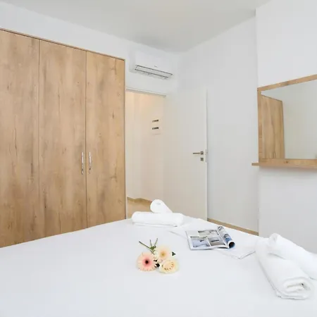 Velaris 101 Apart-hotel Vlorë